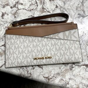 Michael Kors Jet Set Slim Crossover Vanilla Womens Wallet
